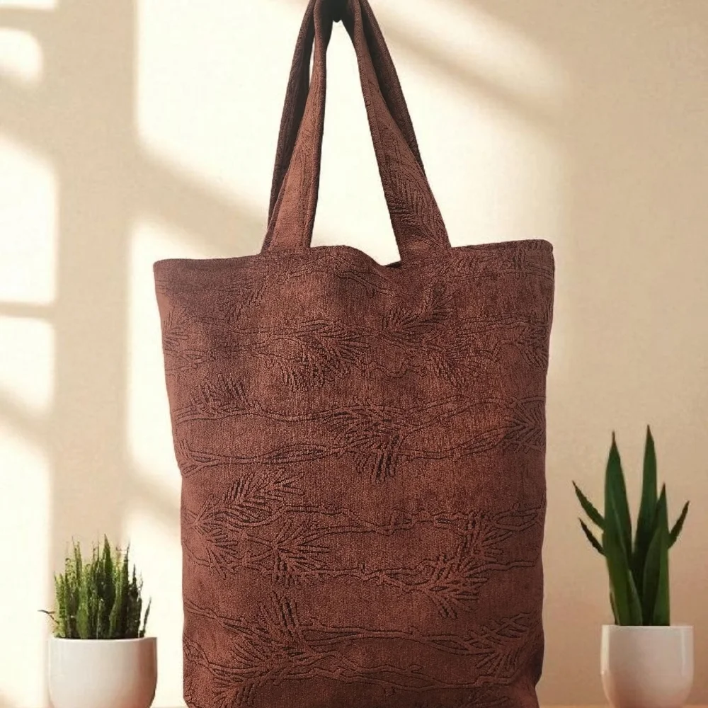 Classic Brown Leather Tote with Structured Design